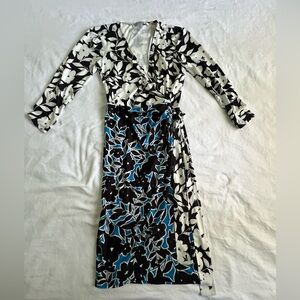 Maggy London blue/black/white wrap dress Size 4